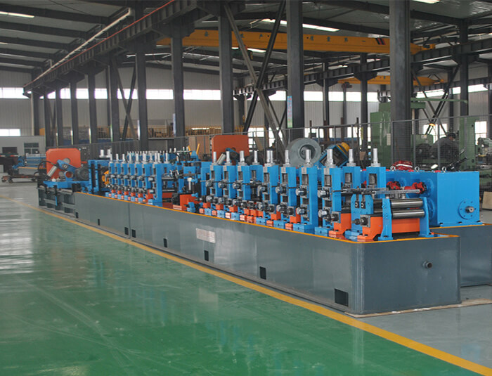 Solid state high frequency pipe welder